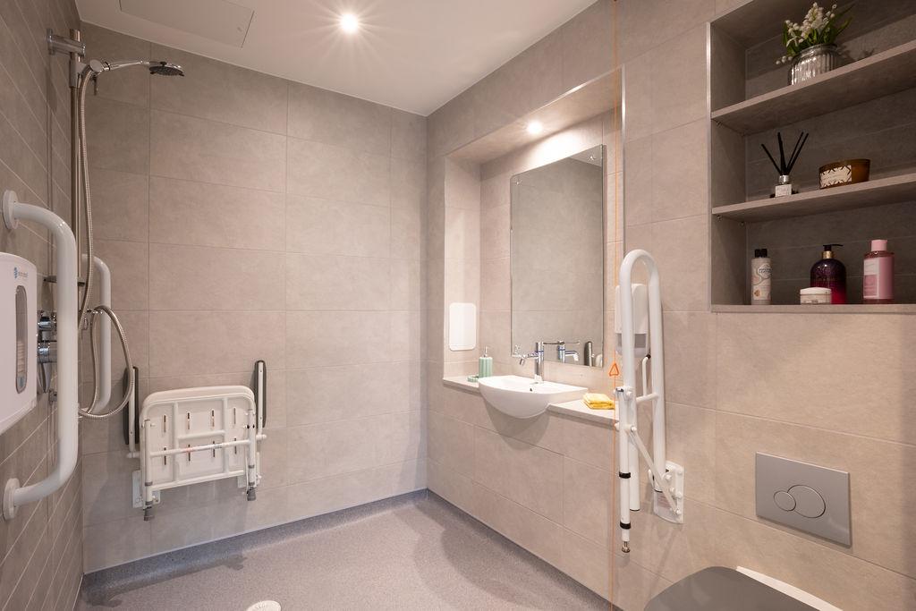 en-suite wet room